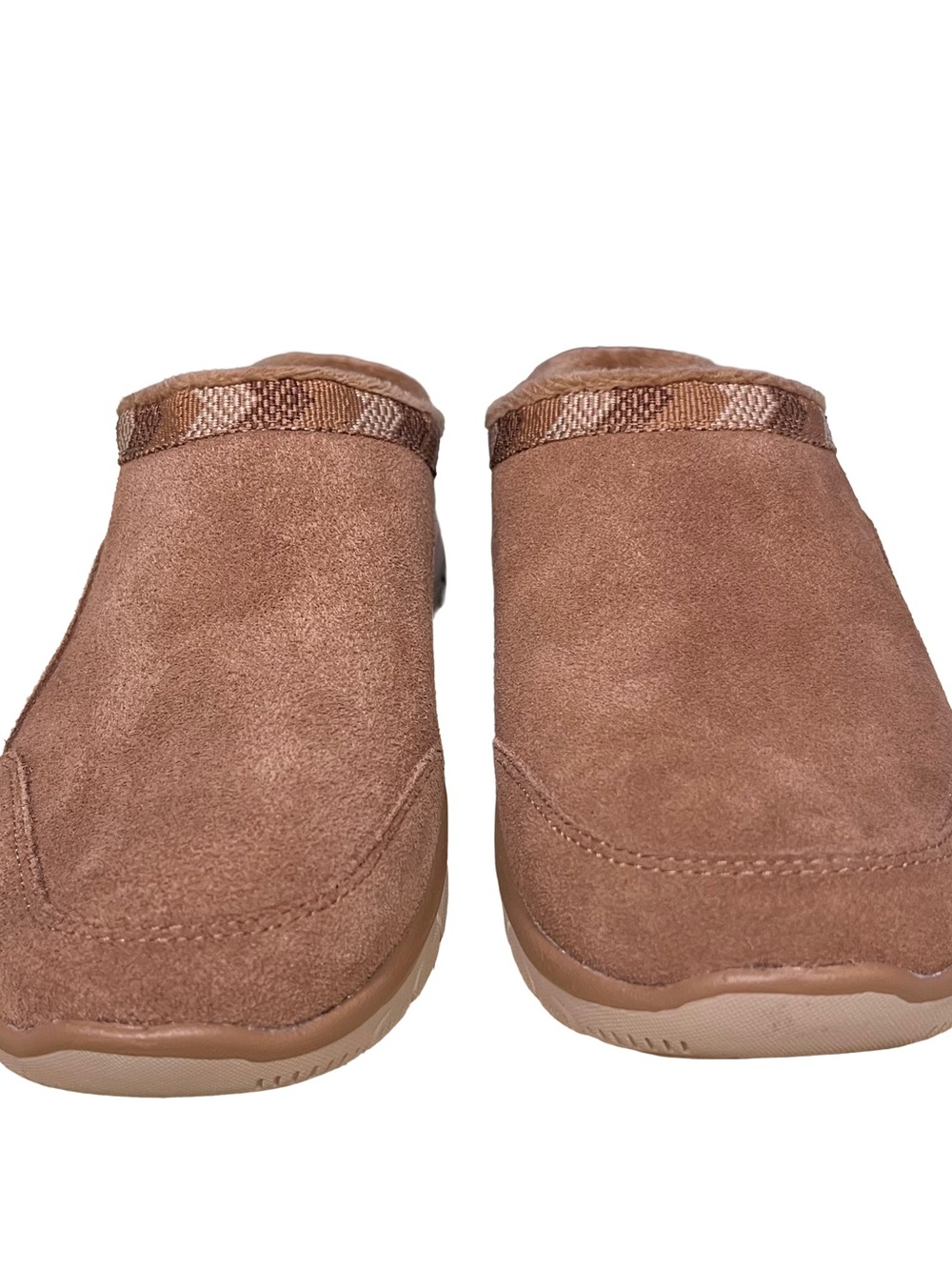 NEW Skechers Easy Going Grace Womens Sz 8 Tan Suede Slip-ins Trimmed Clogs Mules - Picture 2 of 9